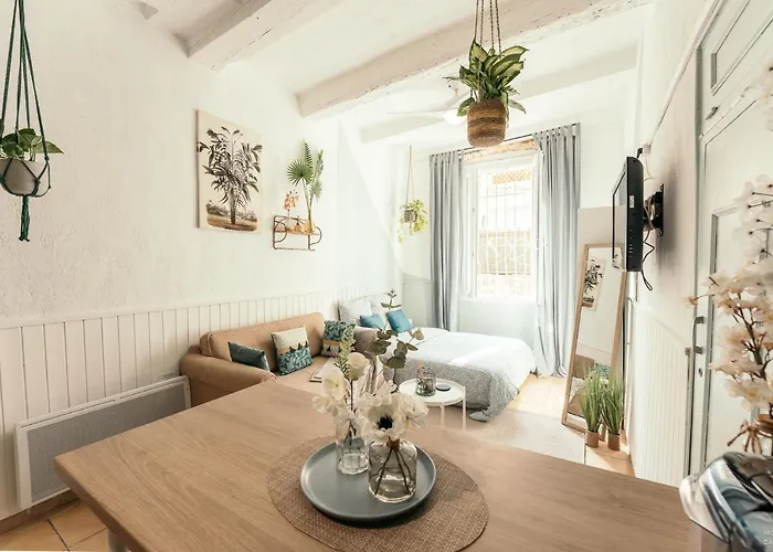 アパート The Gaia アンティーブ